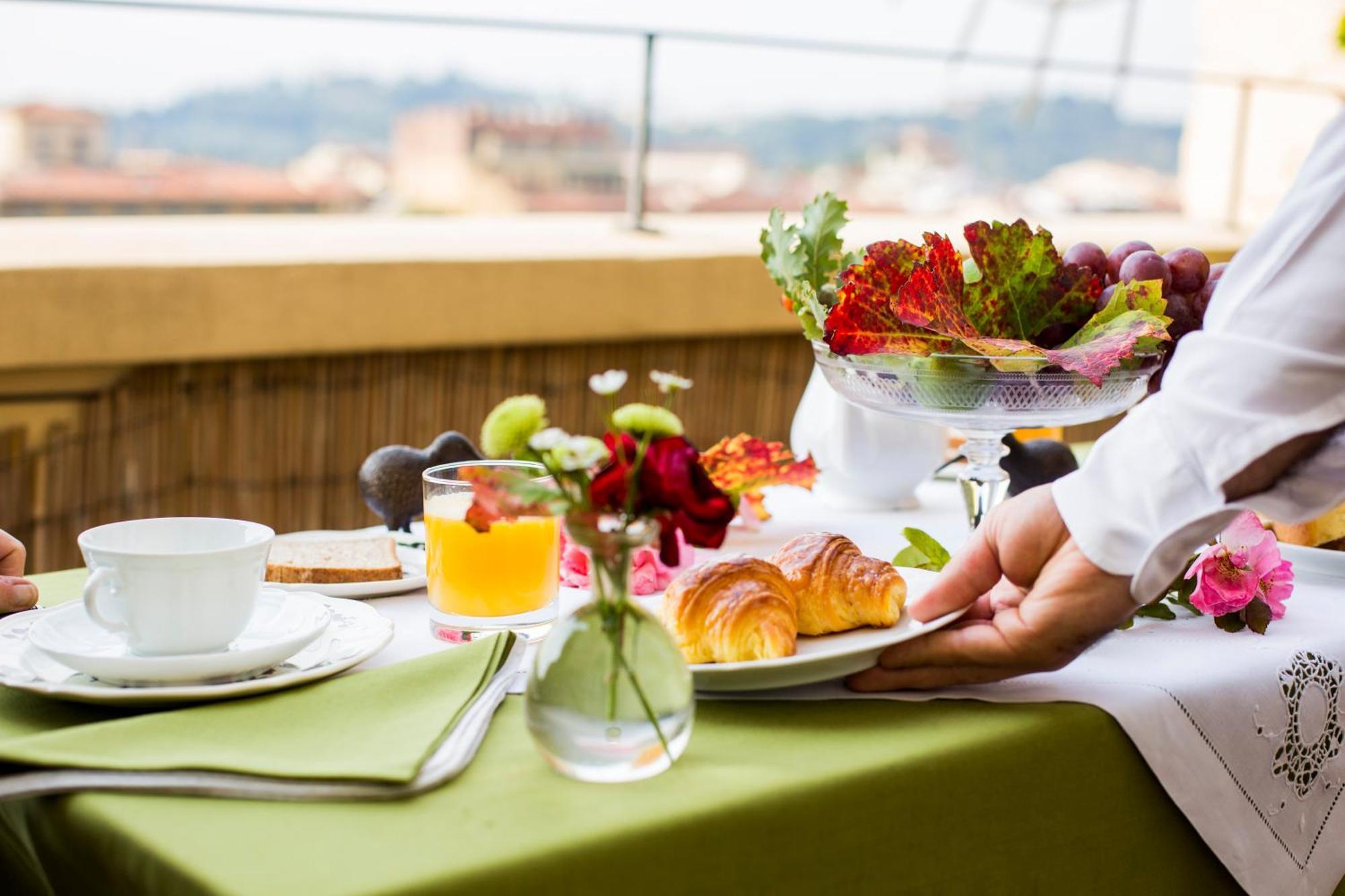 Antica Torre Tornabuoni Bed & Breakfast ฟลอเรนซ์ ภายนอก รูปภาพ