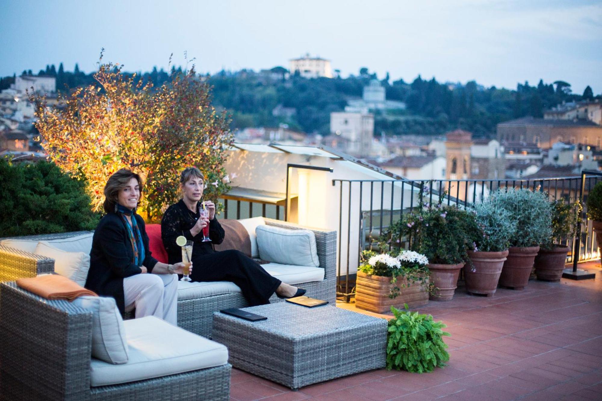 Antica Torre Tornabuoni Bed & Breakfast ฟลอเรนซ์ ภายนอก รูปภาพ