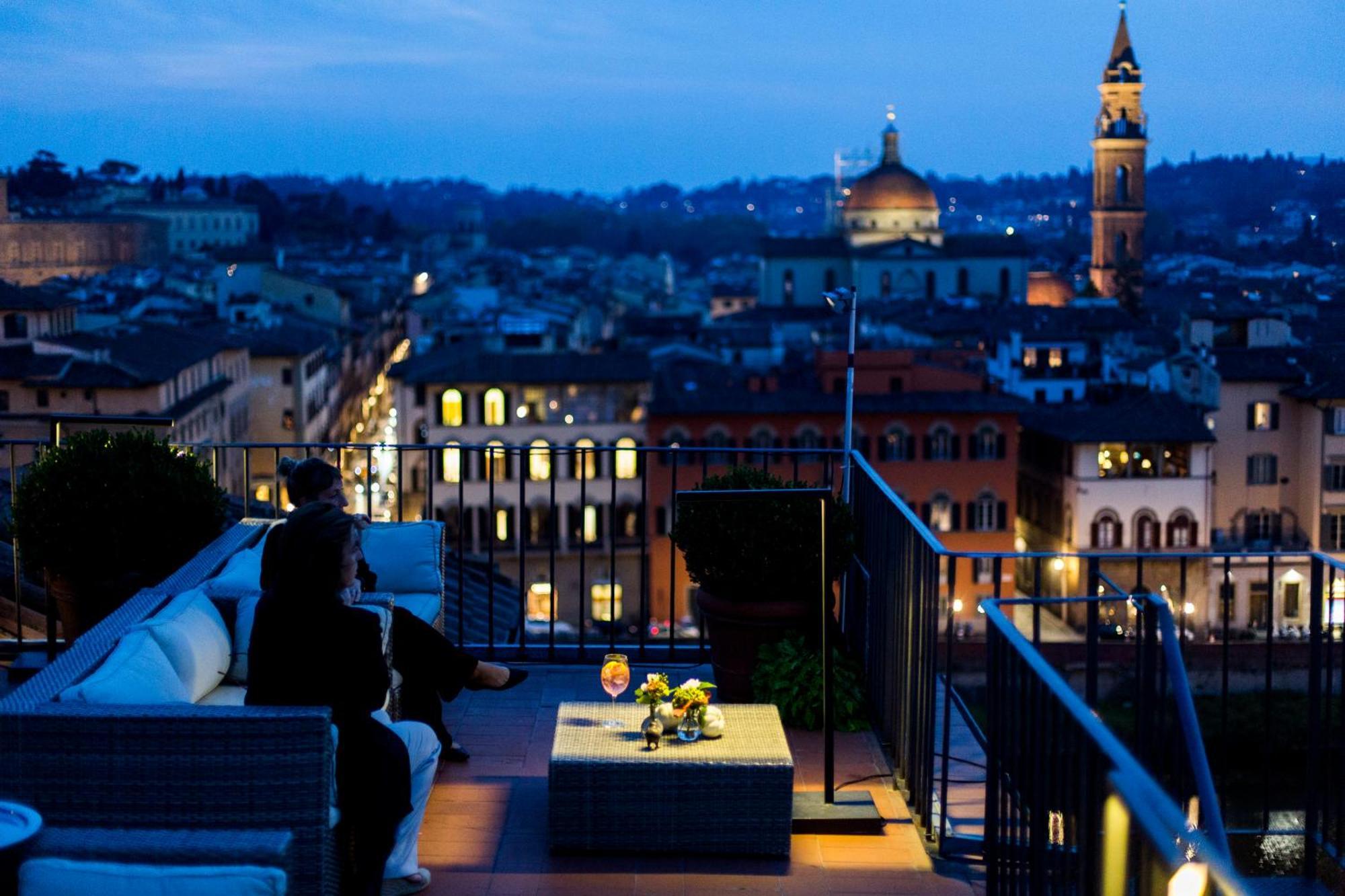 Antica Torre Tornabuoni Bed & Breakfast ฟลอเรนซ์ ภายนอก รูปภาพ