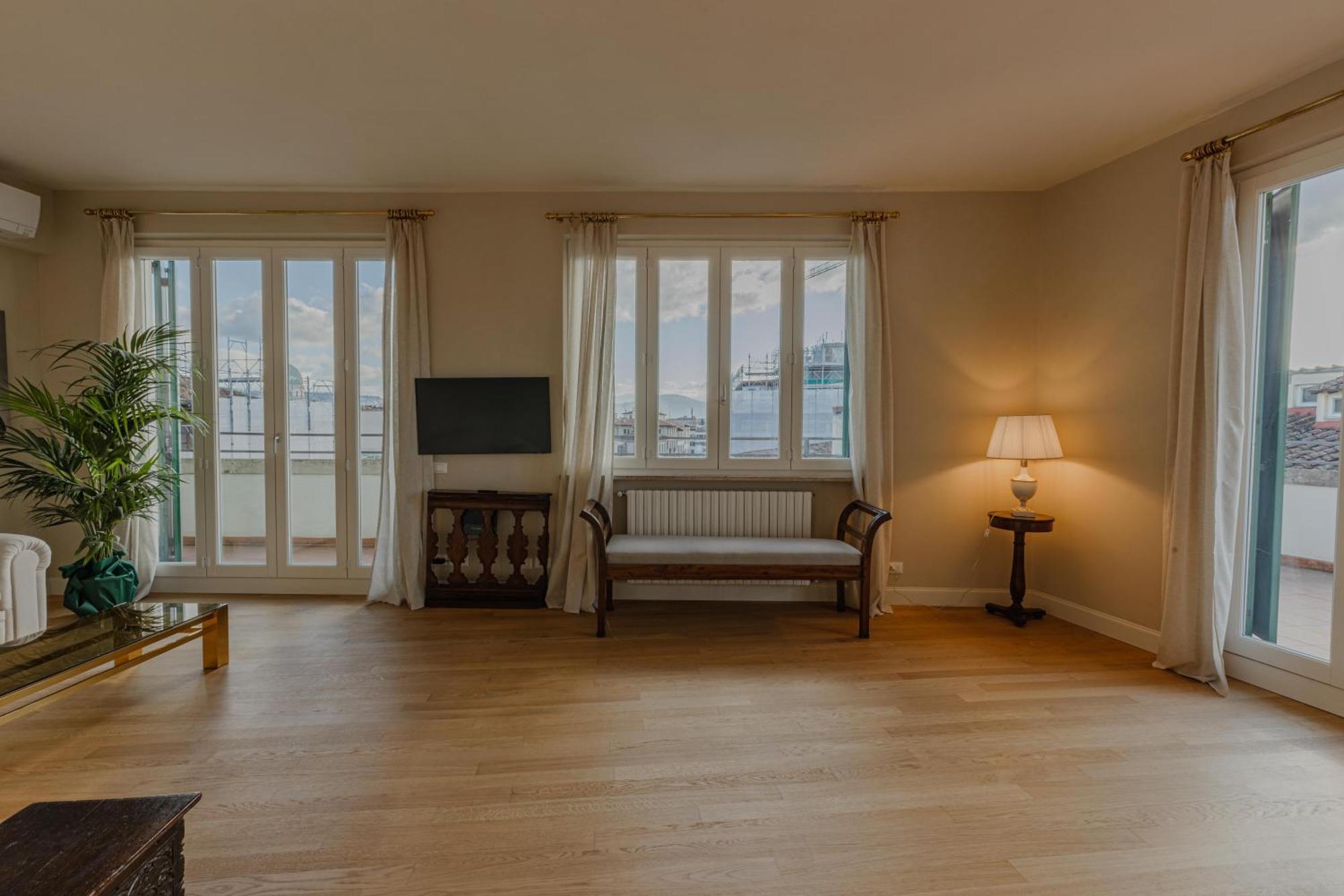 Antica Torre Tornabuoni Bed & Breakfast ฟลอเรนซ์ ภายนอก รูปภาพ
