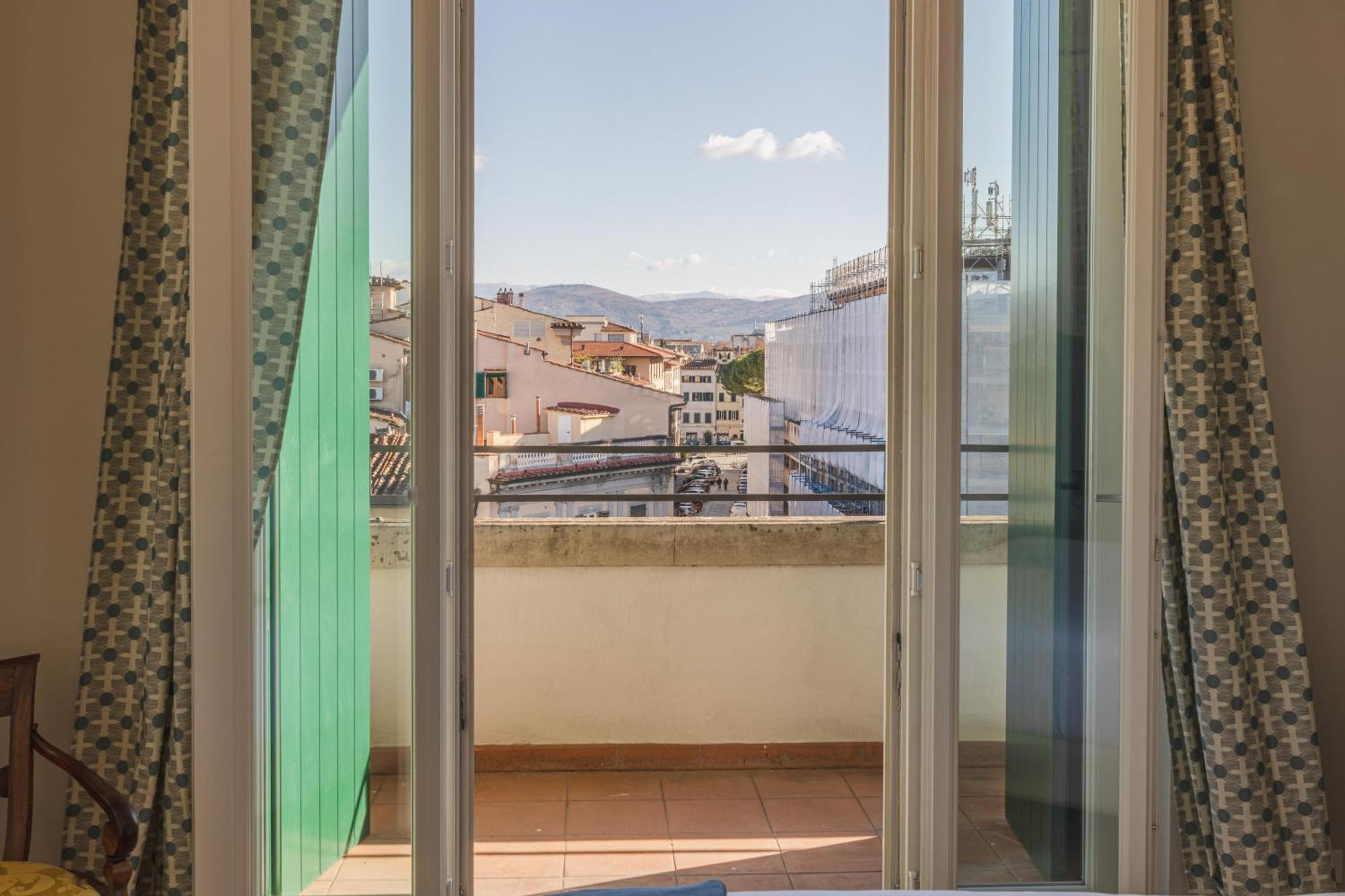 Antica Torre Tornabuoni Bed & Breakfast ฟลอเรนซ์ ภายนอก รูปภาพ