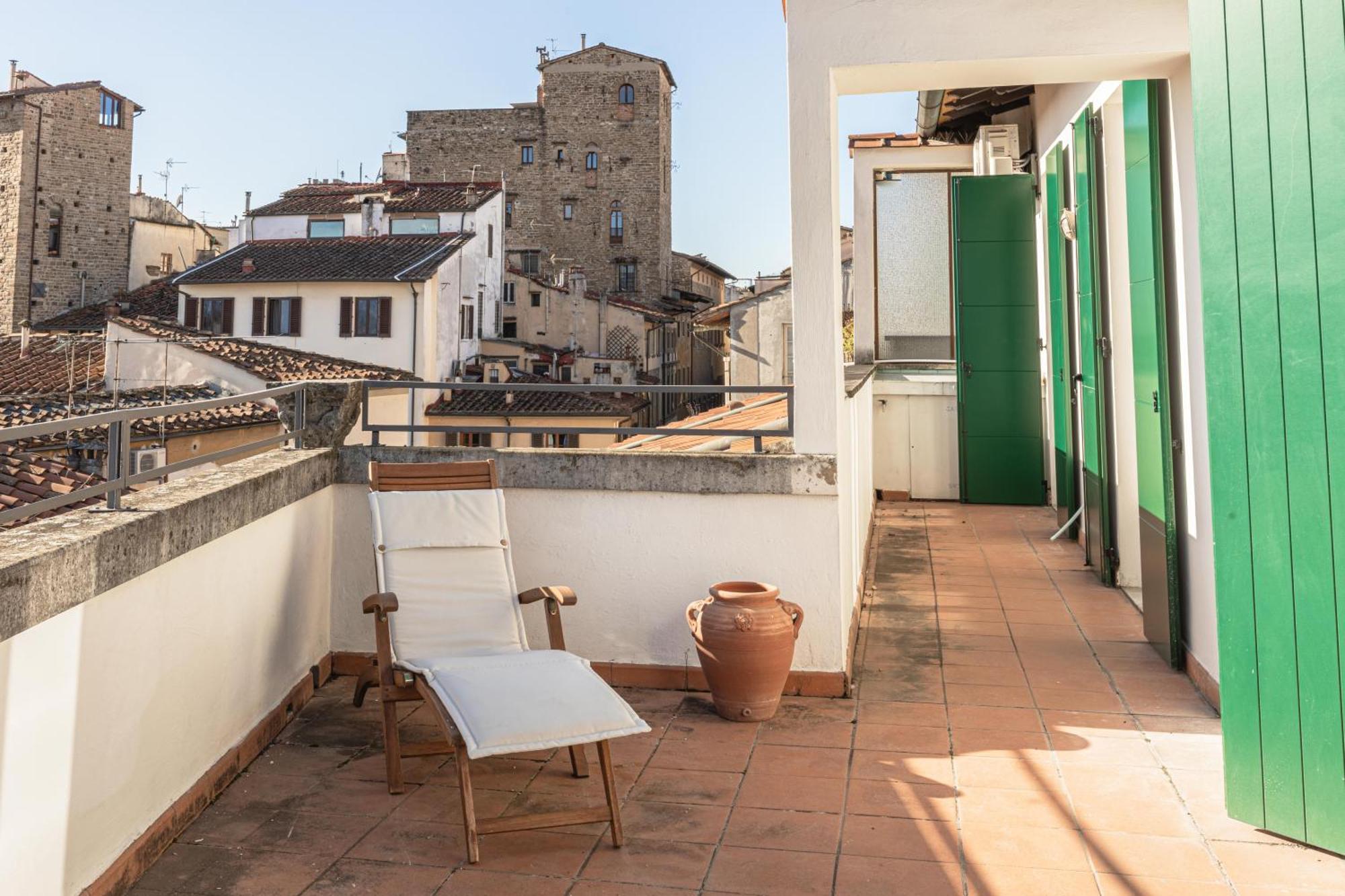 Antica Torre Tornabuoni Bed & Breakfast ฟลอเรนซ์ ภายนอก รูปภาพ
