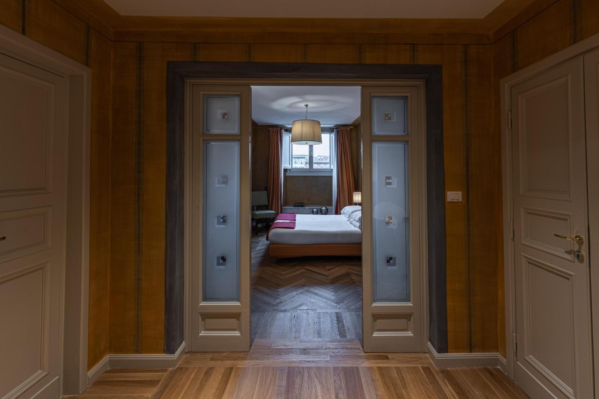 Antica Torre Tornabuoni Bed & Breakfast ฟลอเรนซ์ ภายนอก รูปภาพ