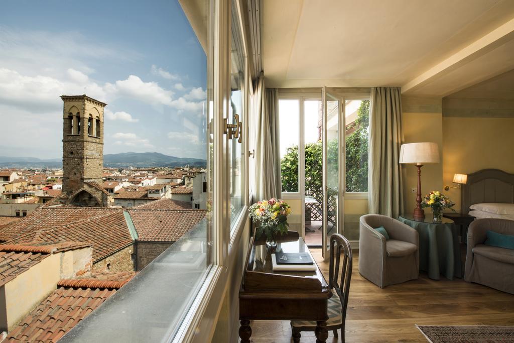 Antica Torre Tornabuoni Bed & Breakfast ฟลอเรนซ์ ภายนอก รูปภาพ