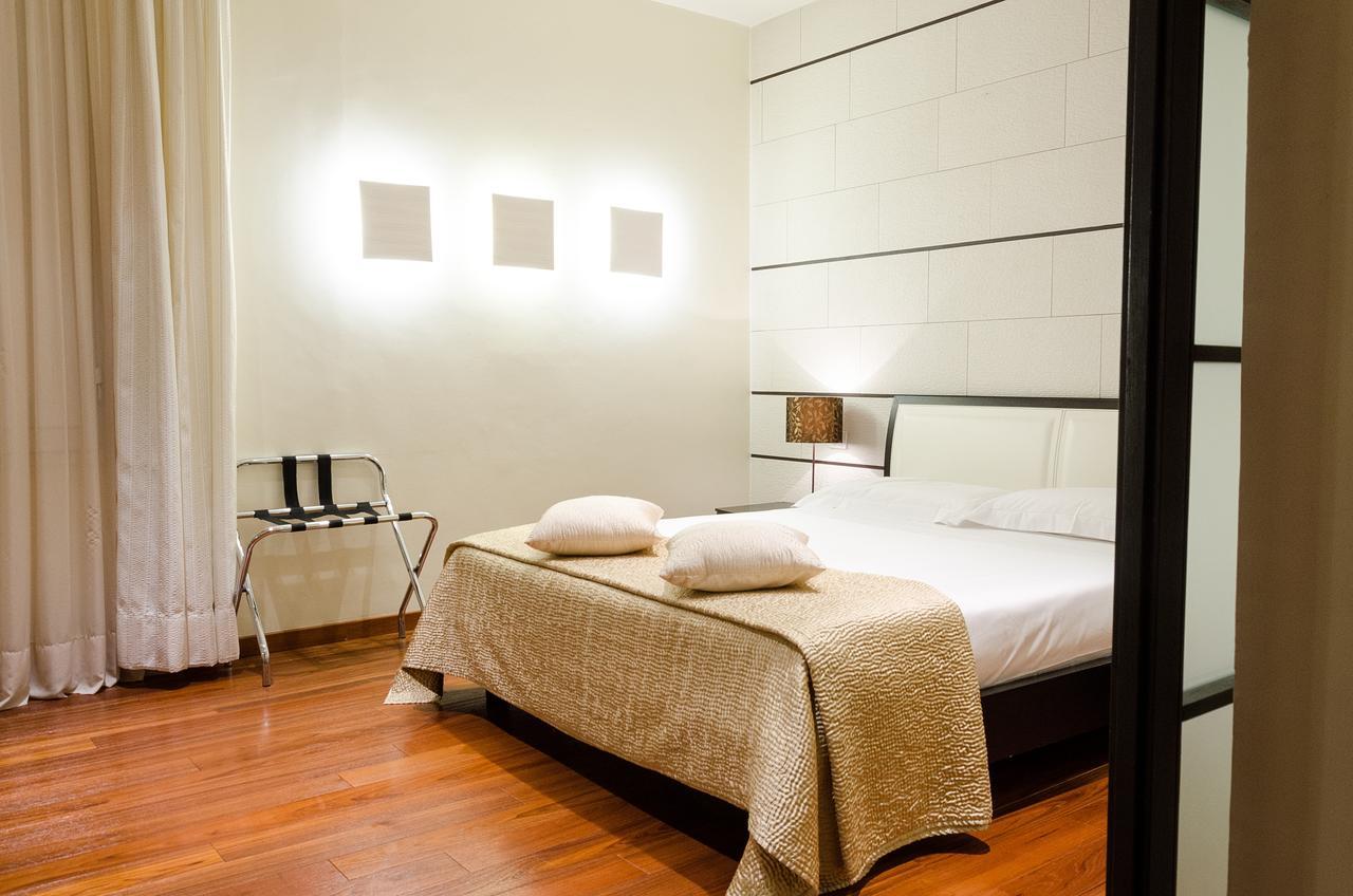 Antica Torre Tornabuoni Bed & Breakfast ฟลอเรนซ์ ภายนอก รูปภาพ